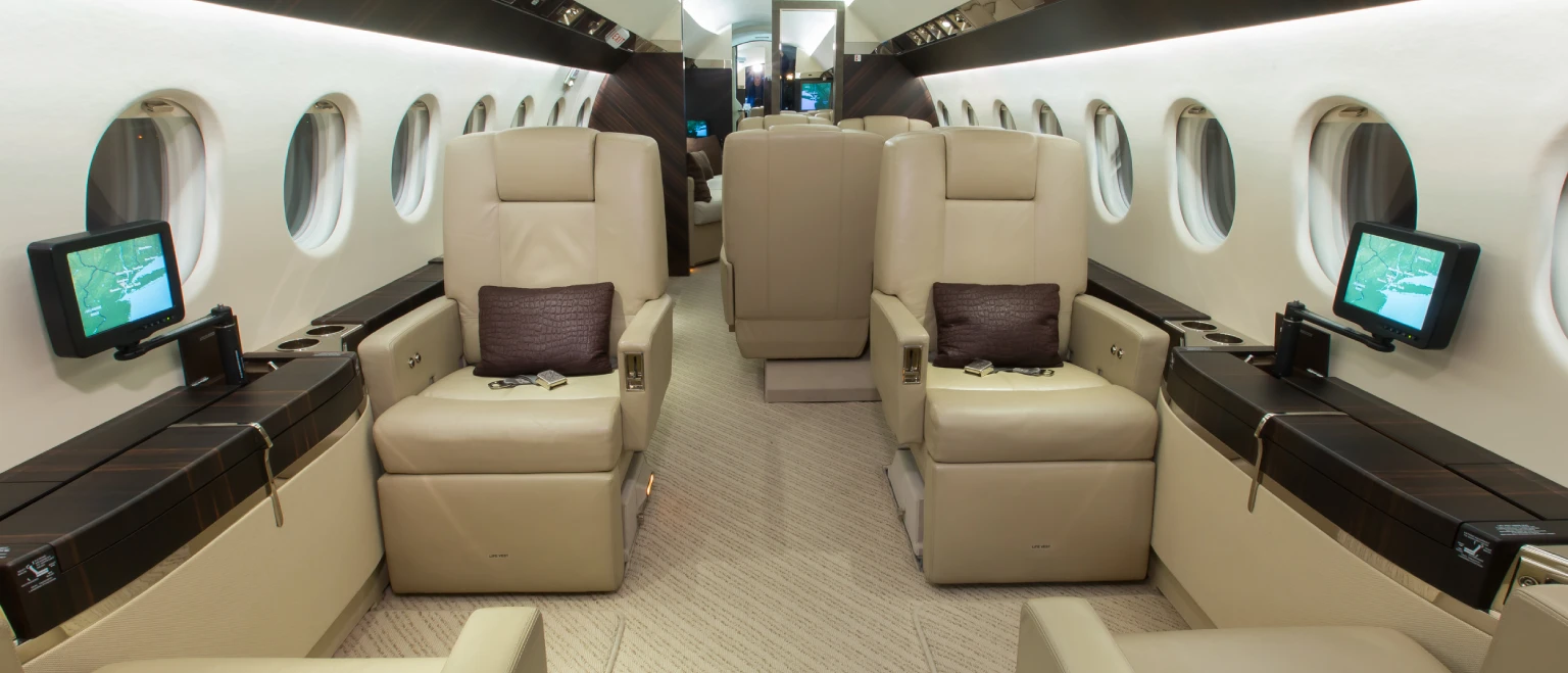 plane-is-runway-with-words-private-jet-front-1-1-1-1 (1)