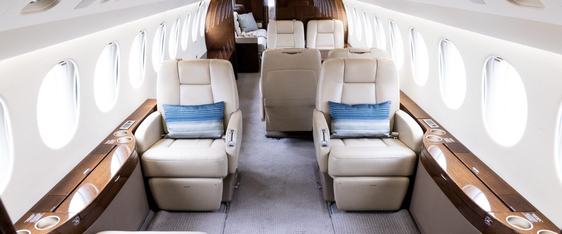 F7X FWD CABIN