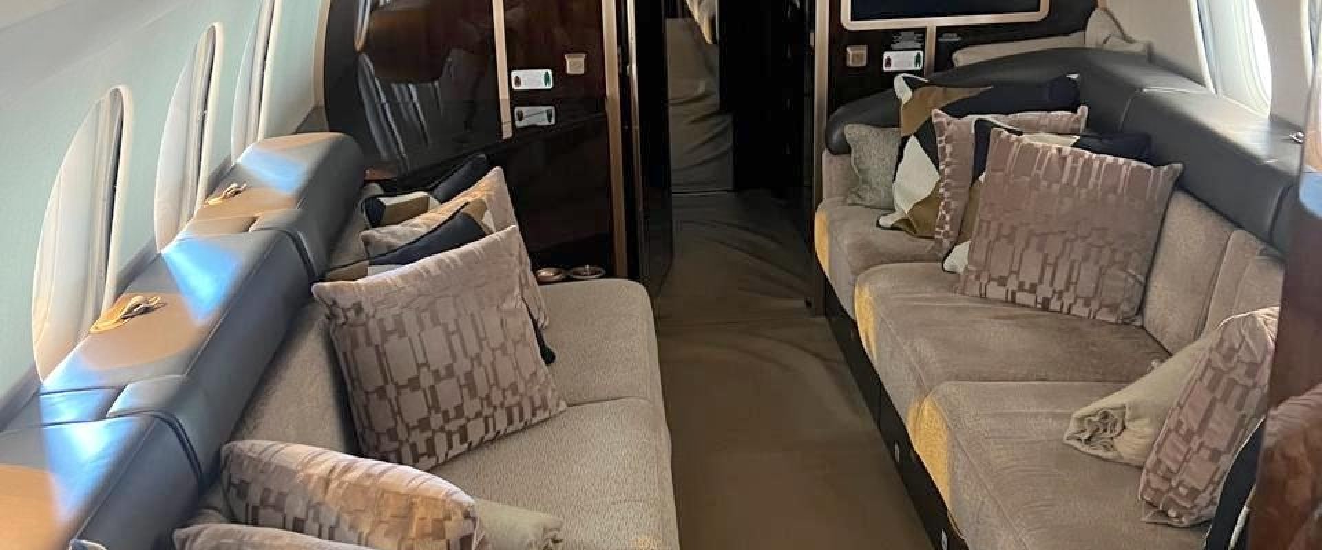 F8X AFT CABIN2