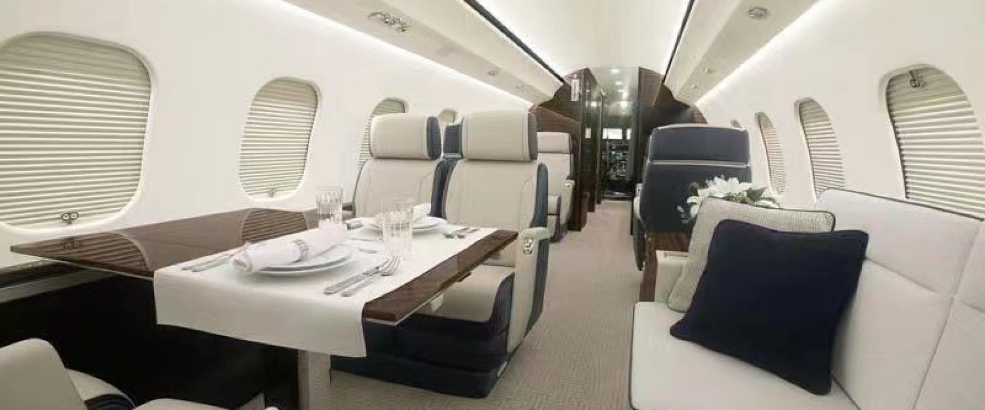 G6500 Mid Cabin