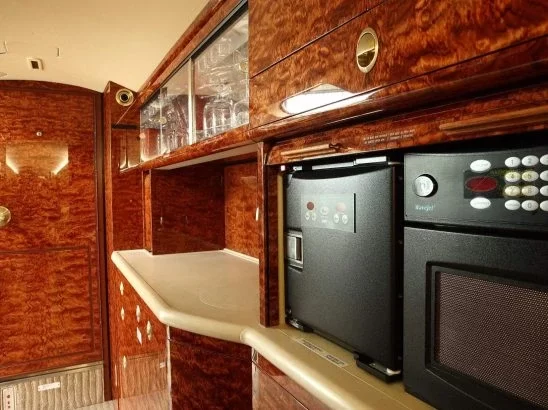 hr-legacy-600-galley2-qsvj5f9llogge20megvfcbo1ksla7gd3f7pi1fybd0